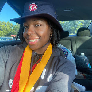 Meet your Posher, Simone